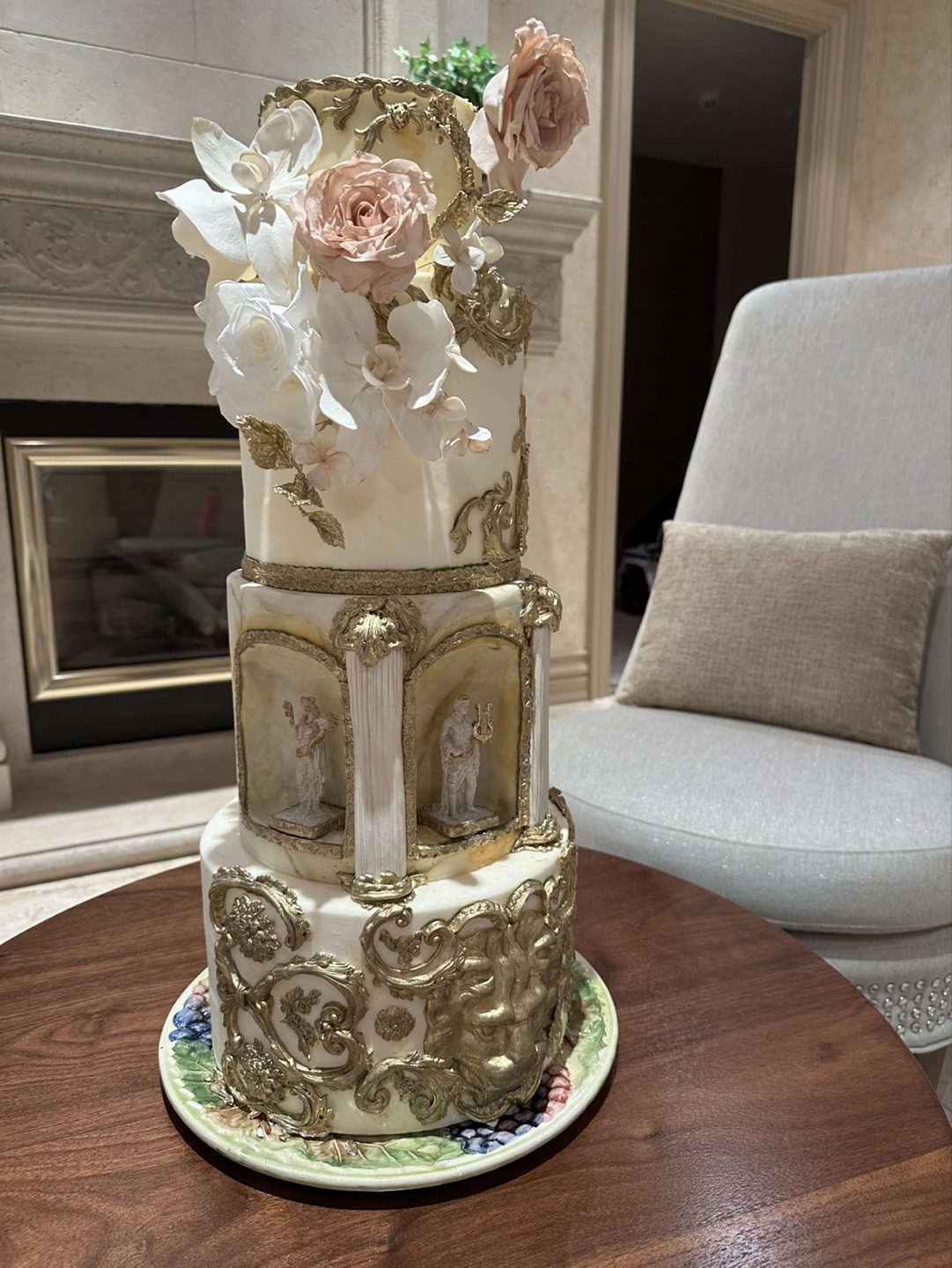 Versace Mansion Four-Tier Wedding Cake Topper - photo 2