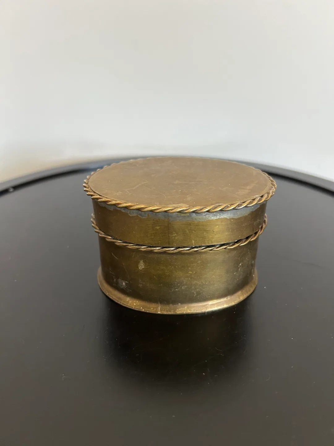 Vintage small brass oval trinket box with lid thumbnail