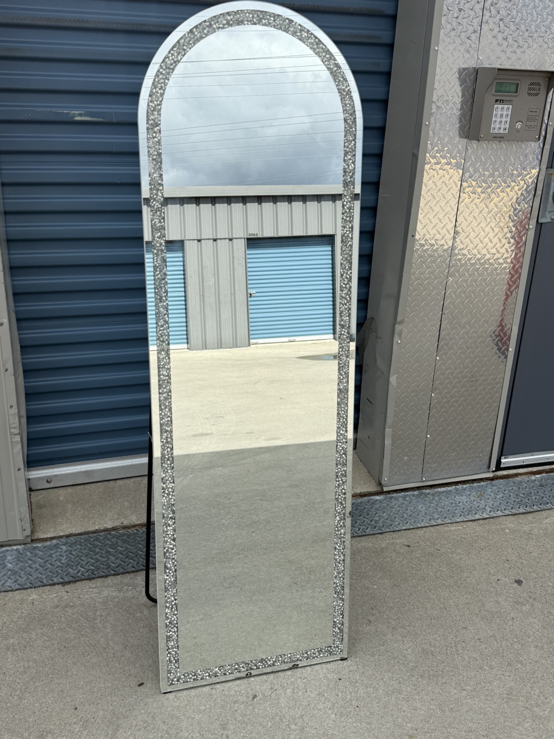 Crushed Diamond Mirror Floor