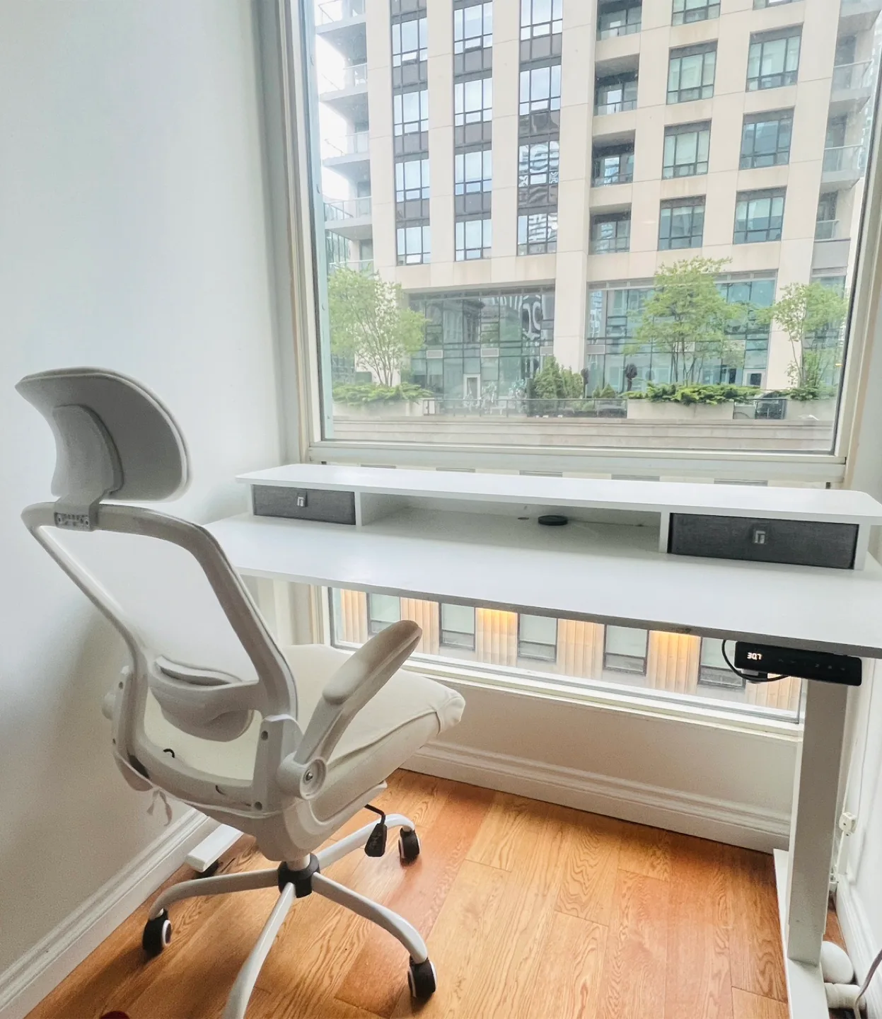 Ergonomic Office Chair + Standing Desk Combo – Great Condition! thumbnail