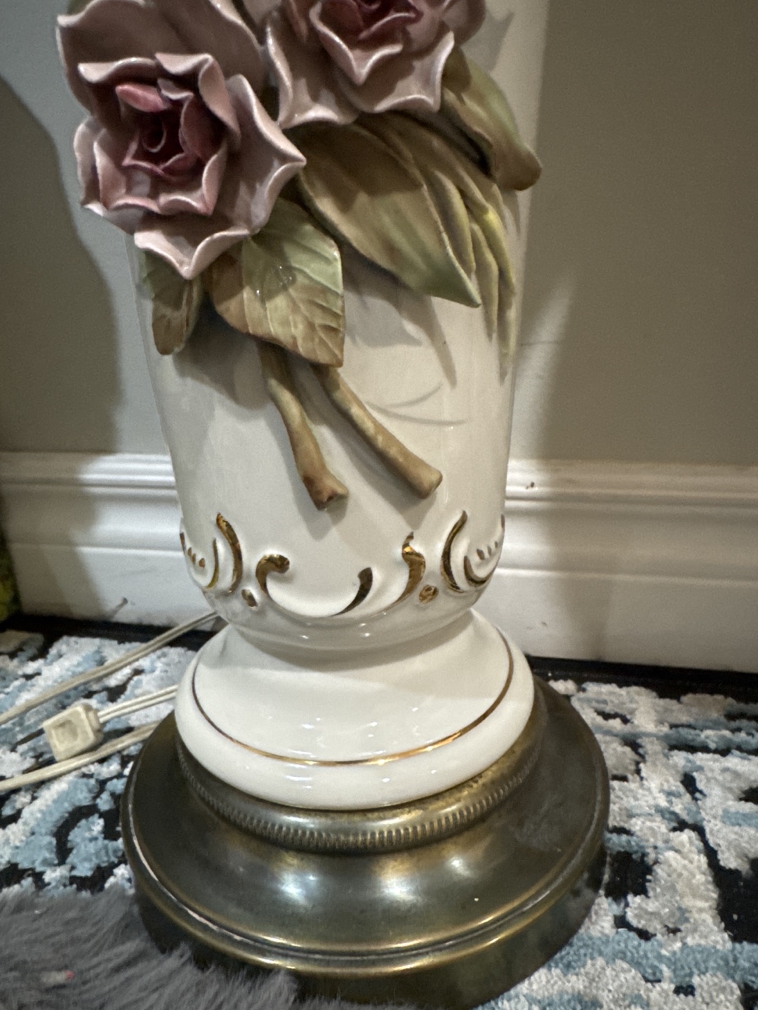 Pair of Vintage Porcelain Table Lamps with Floral Design - photo 3