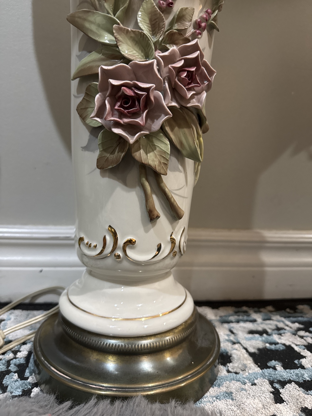 Pair of Vintage Porcelain Table Lamps with Floral Design - photo 4