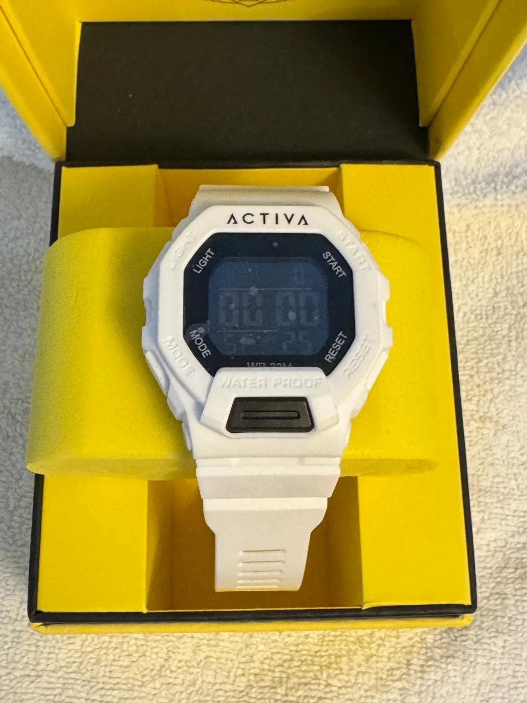 New Invictus Activa White Digital Watch (Unisex) thumbnail