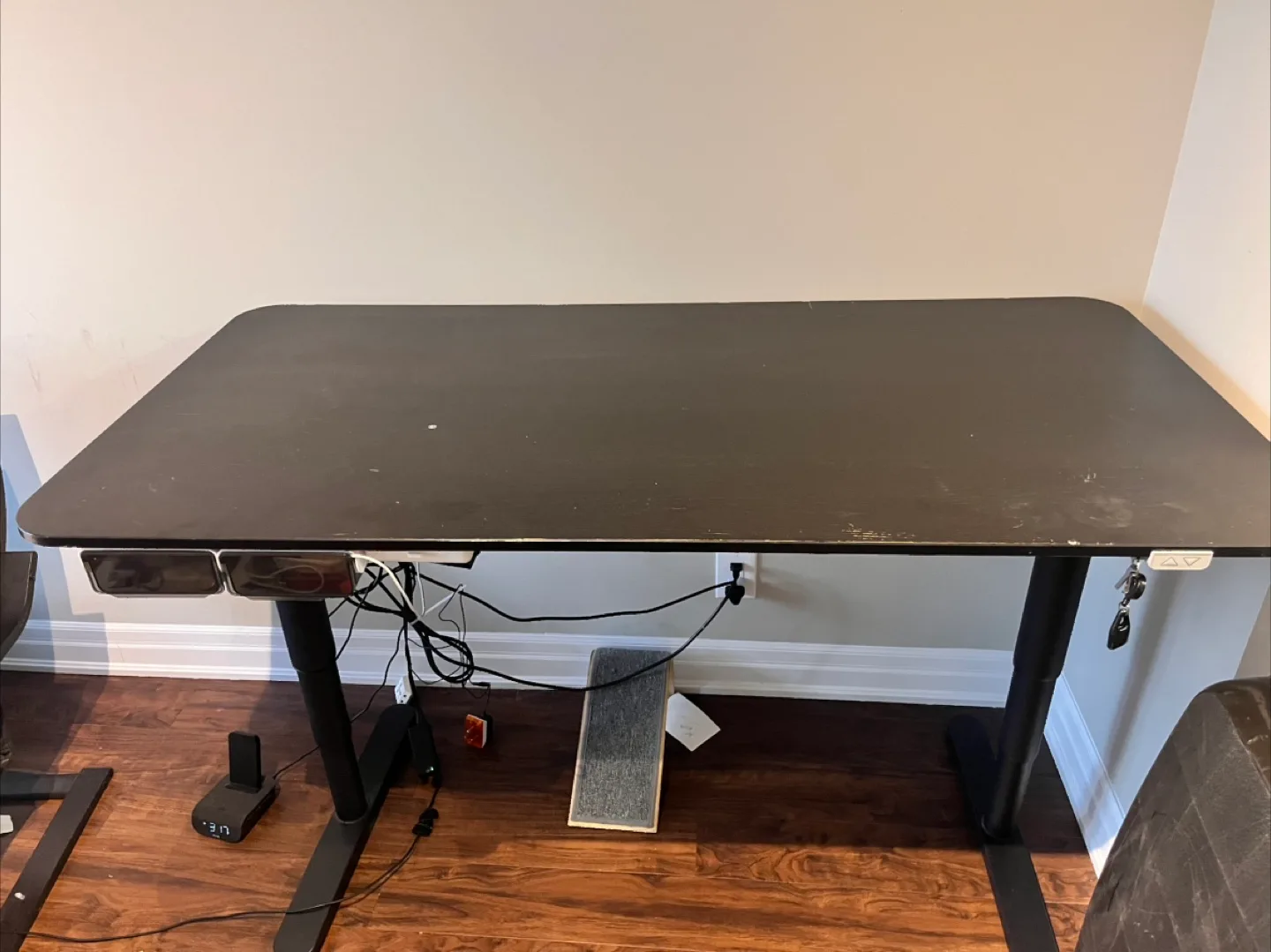 Electric Standing Desk thumbnail