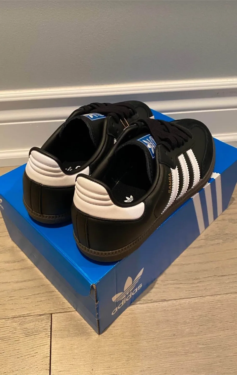 Adidas Samba Classic Black Leather Sneakers image indicator(2)