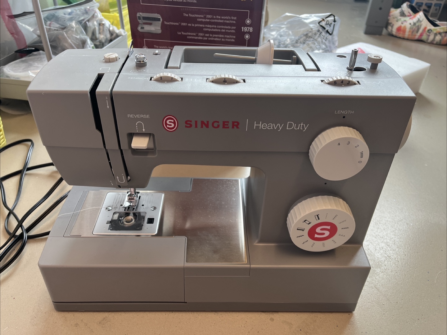 Singer HD4411 Heavy Duty Sewing Machine