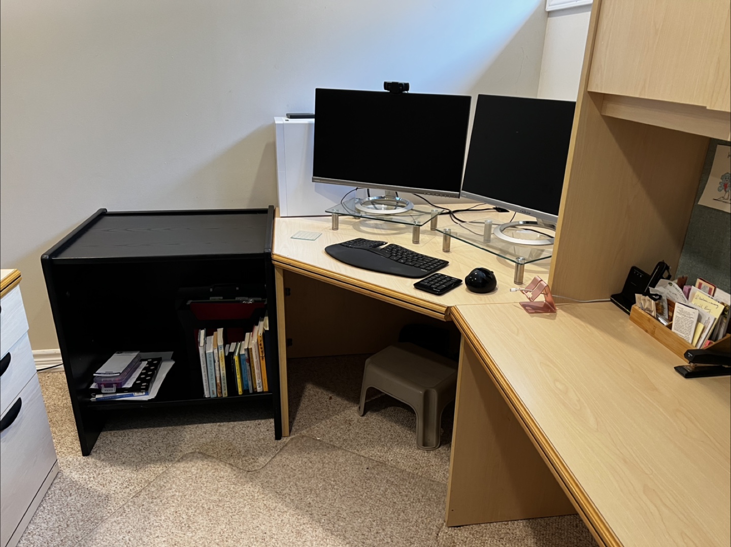 Large L-Shaped Office Desk with Hutch - photo 2