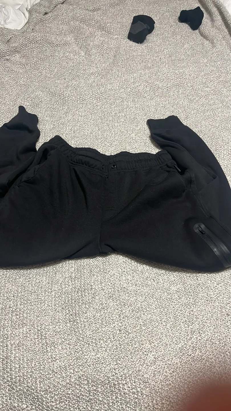 Men's Guess Black Joggers thumbnail