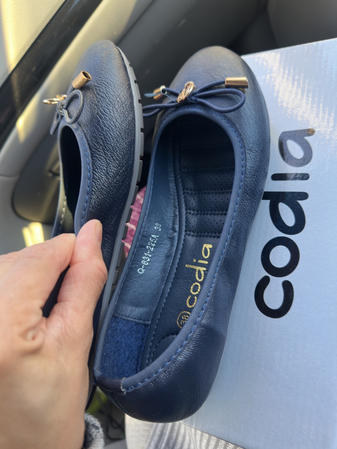 Brandnew women’s flats size 6-6.5,7-7.5 - photo 3