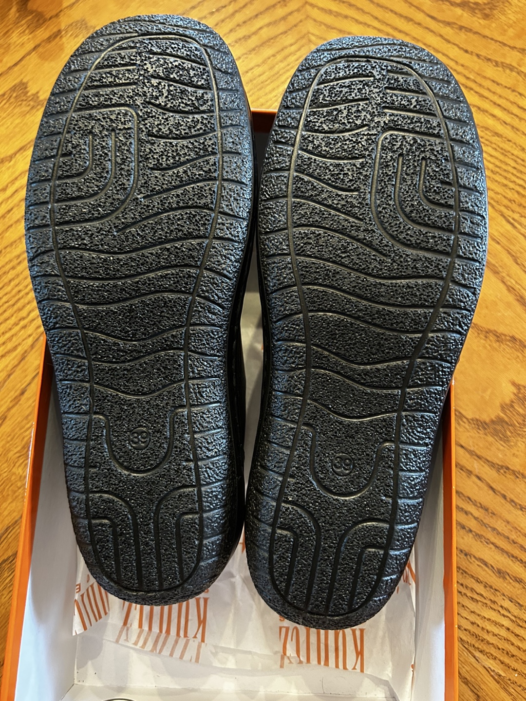 Kunitz Shoes - Black Leather Slip-ons - Size 39 - photo 2