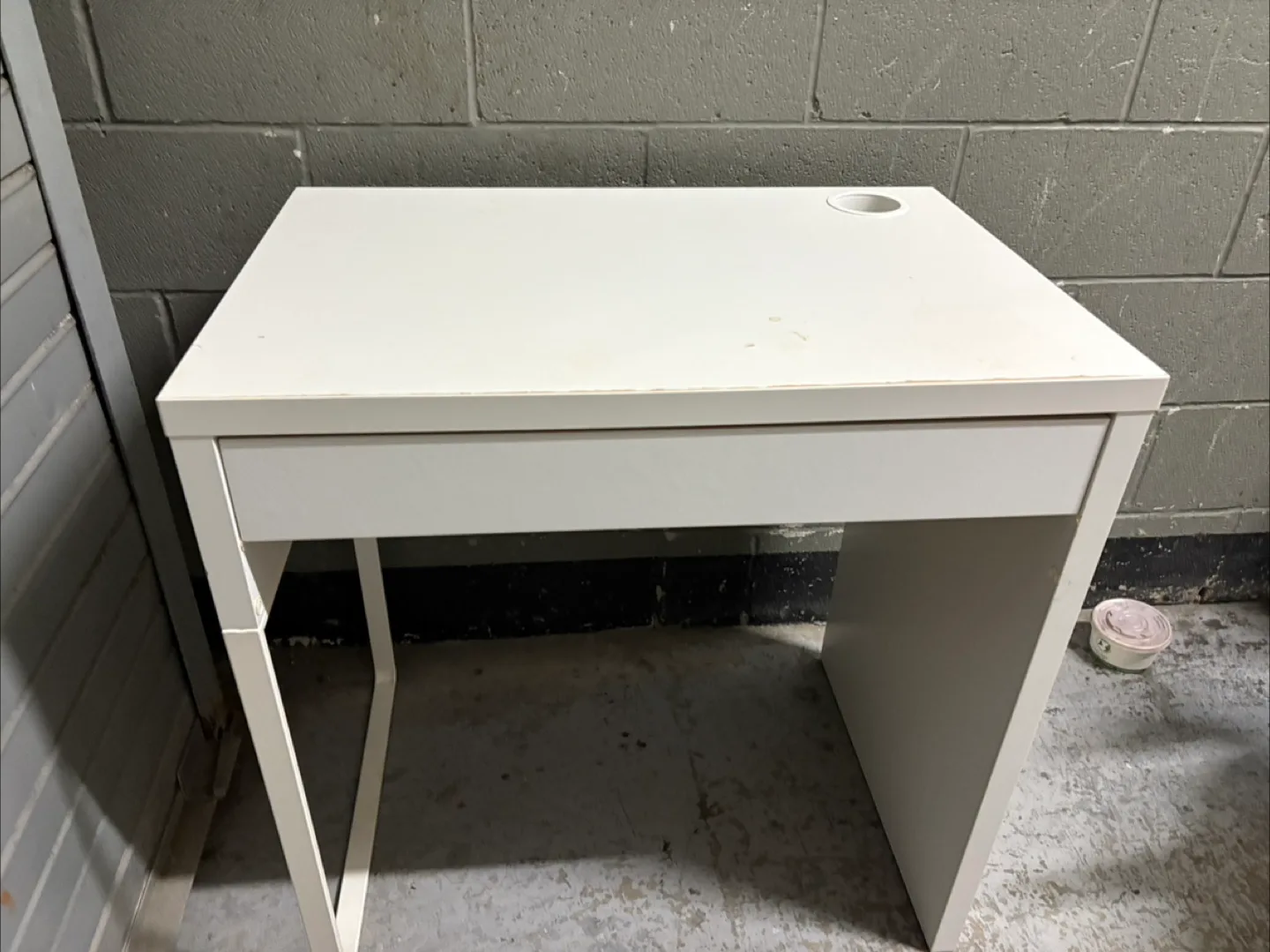 White Computer Desk with Drawer thumbnail