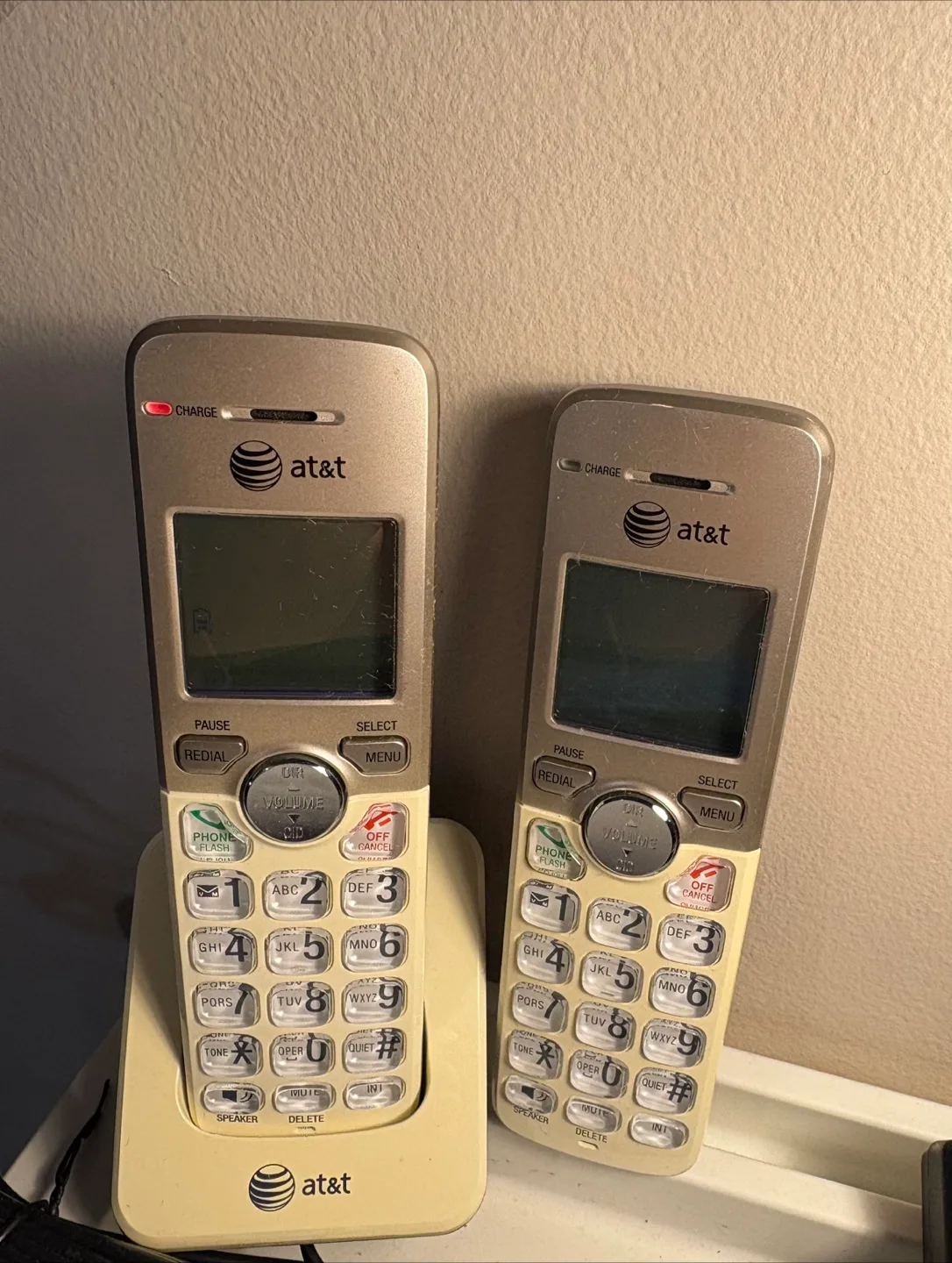 Pair of AT&T Cordless Phones (wireless landline phones) thumbnail