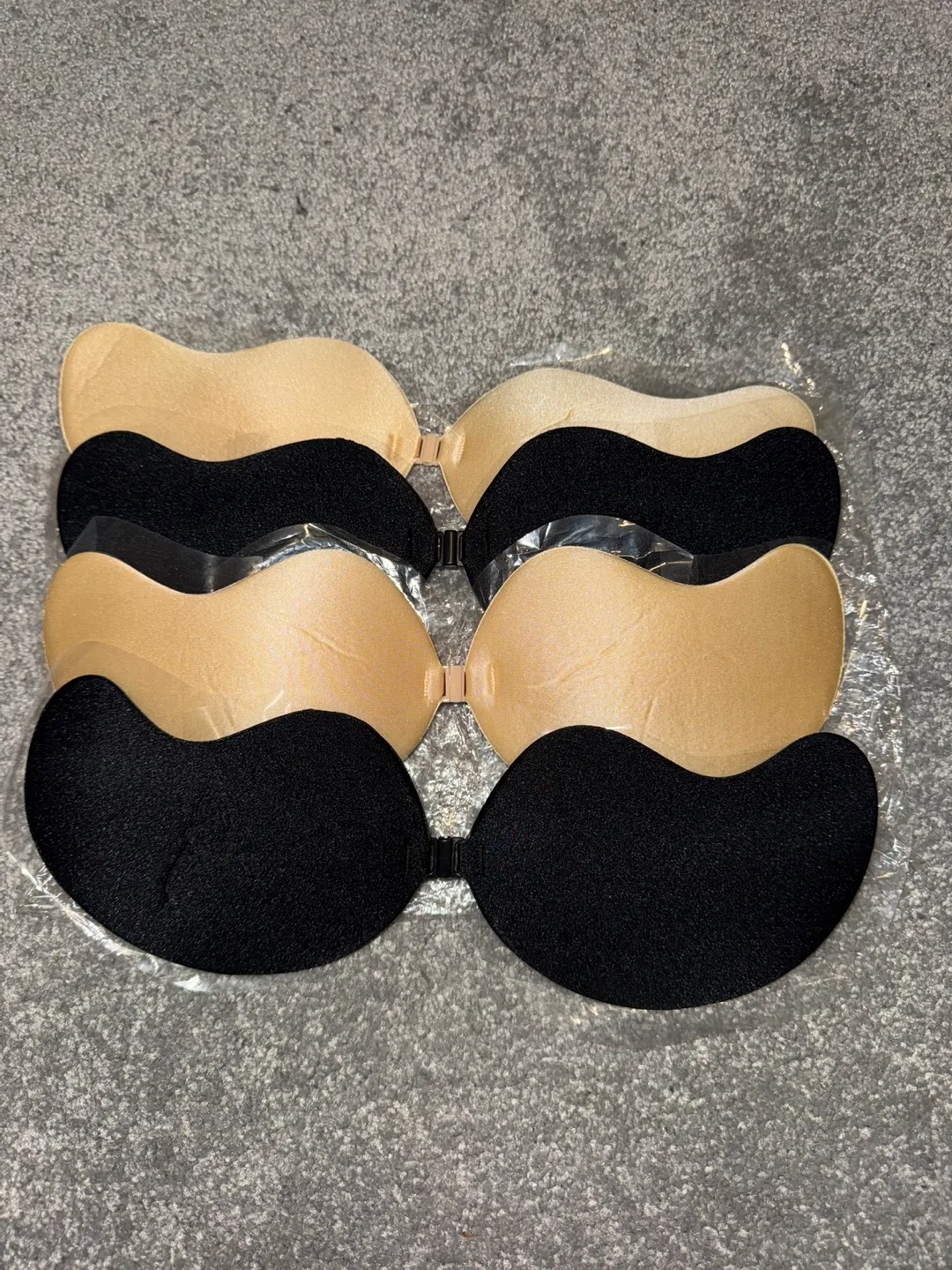 4Pcs strapless Sticky Bra. thumbnail