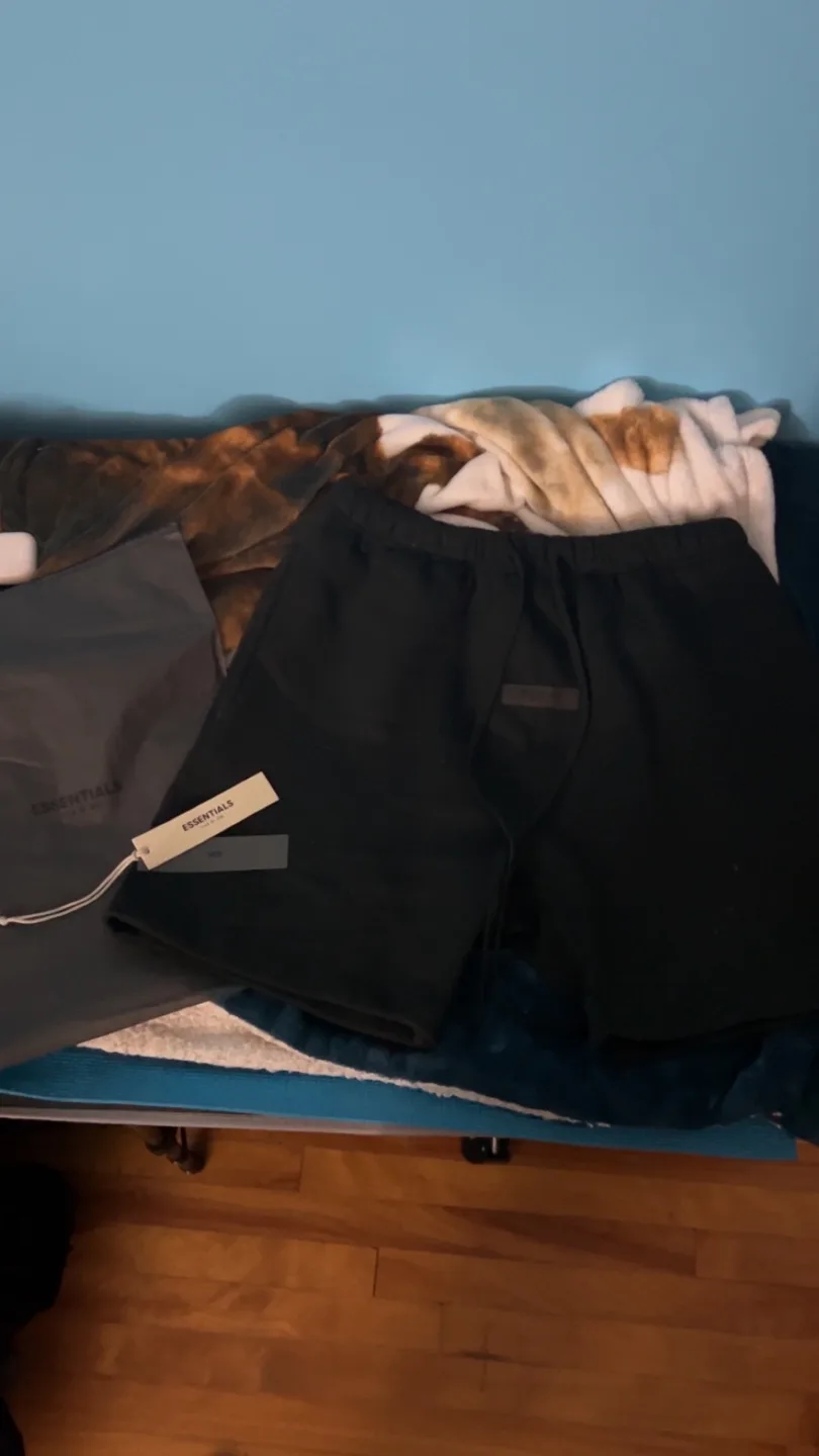 Fear of God Essentials Black Shorts - Size M thumbnail