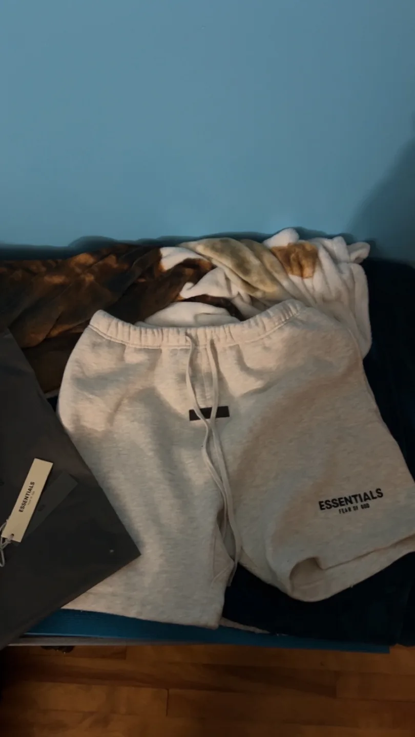 Fear of God Essentials Shorts - Size Medium thumbnail