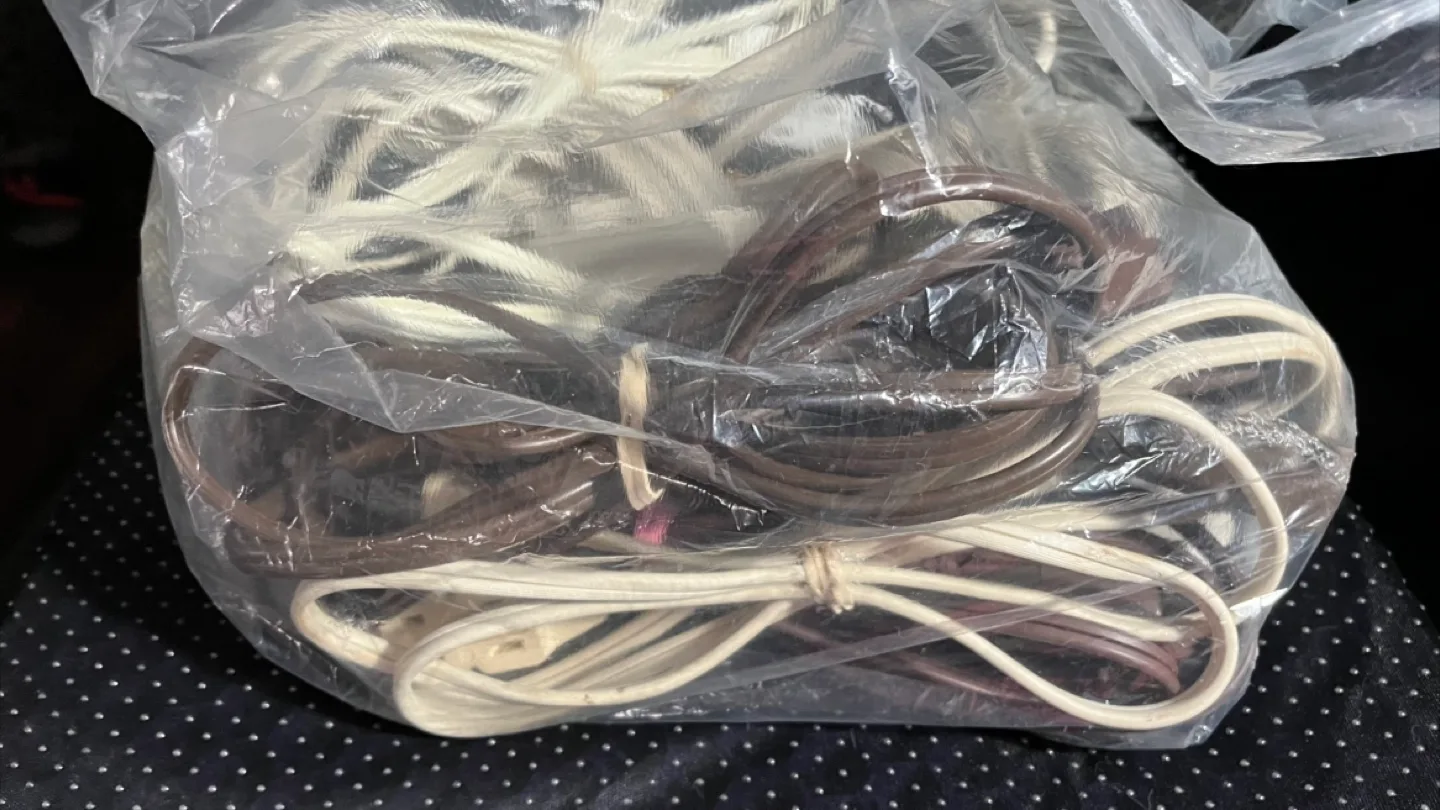 #Freecycle. Assorted Electrical Cords and Plugs image indicator(3)