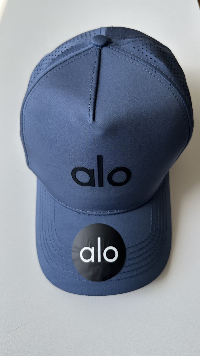 Alo Yoga tucker Cap - Stone gray and black is available - photo 2