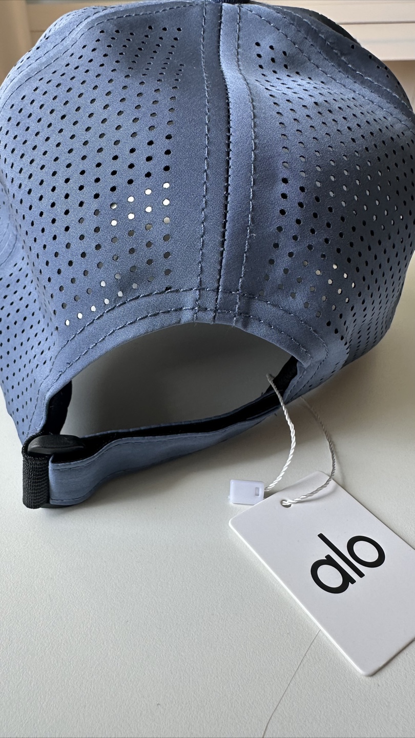 Alo Yoga tucker Cap - Stone gray and black is available - photo 4