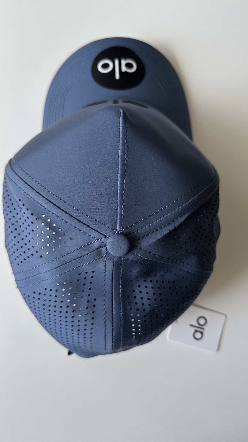 Alo Yoga tucker Cap - Stone gray and black is available - photo 3