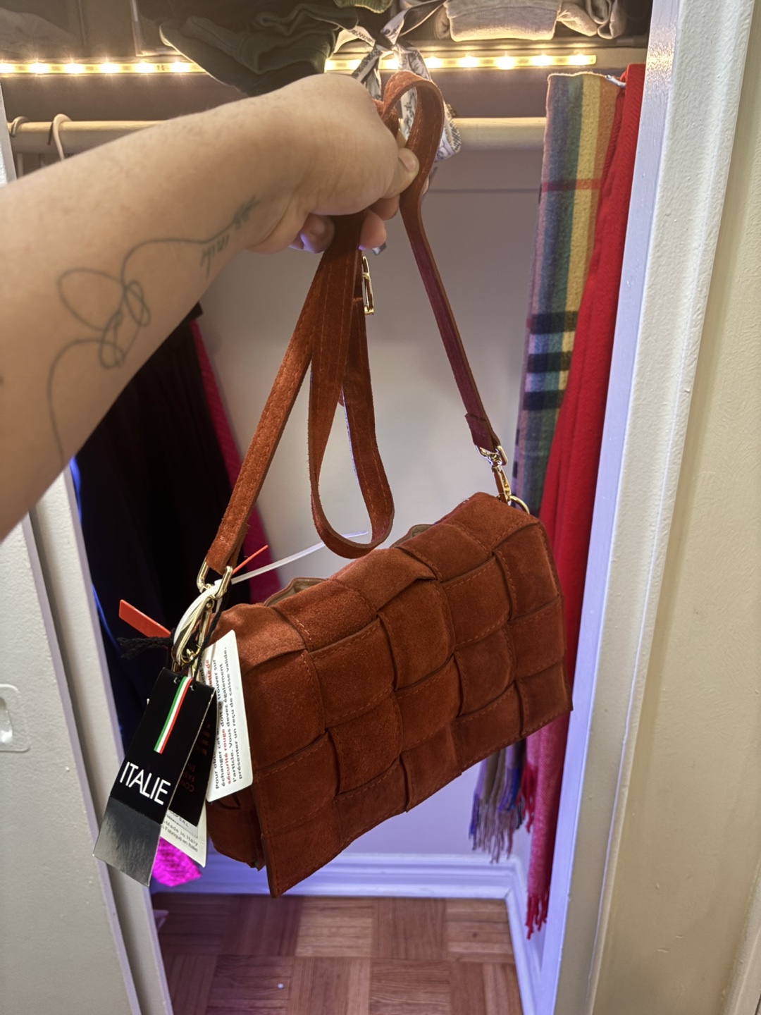 ITAUDE Woven Suede Crossbody Bag 🥕 - photo 2