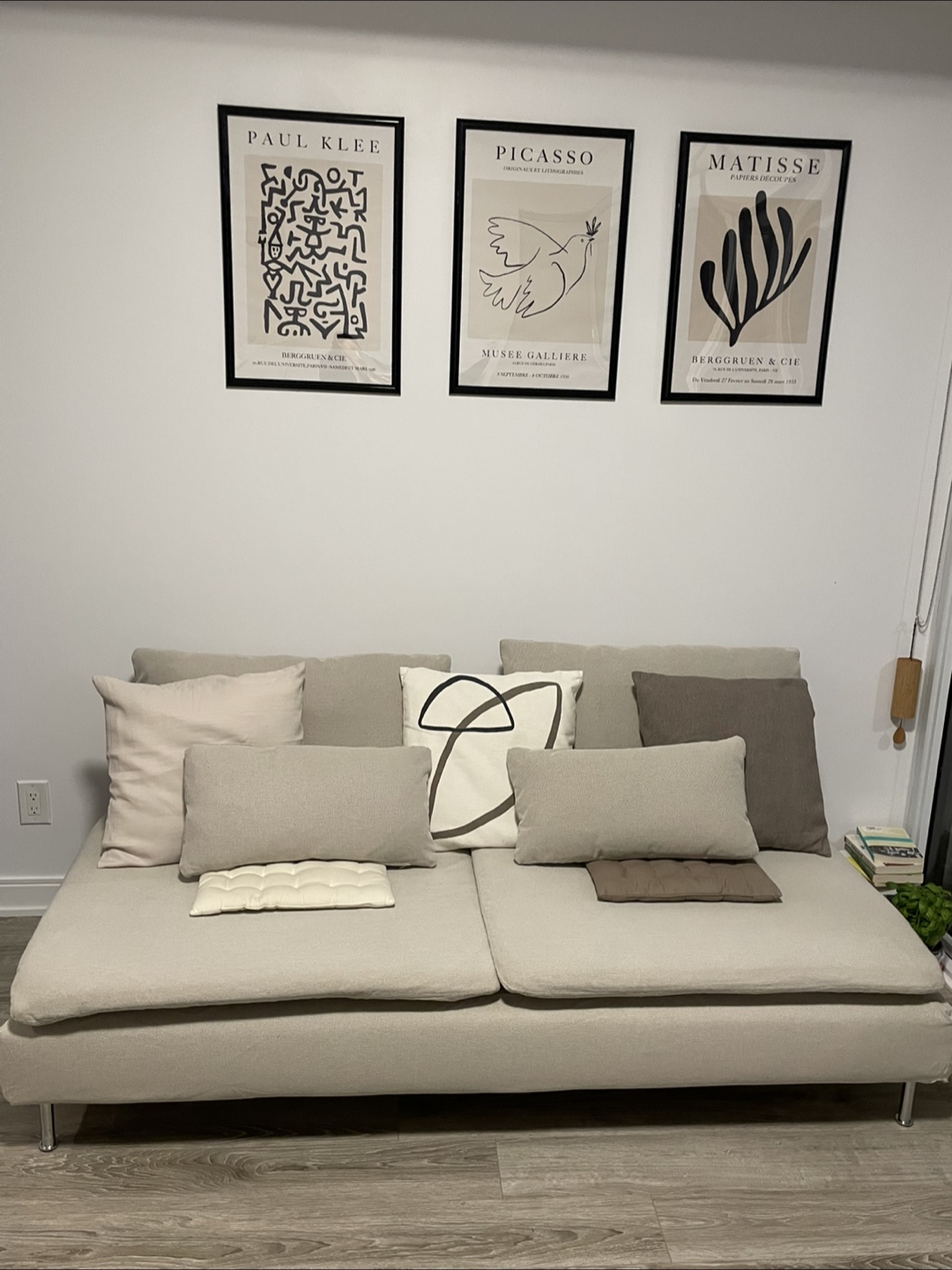 IKEA SODERHAMN couch (light beige colour) Free cushions!