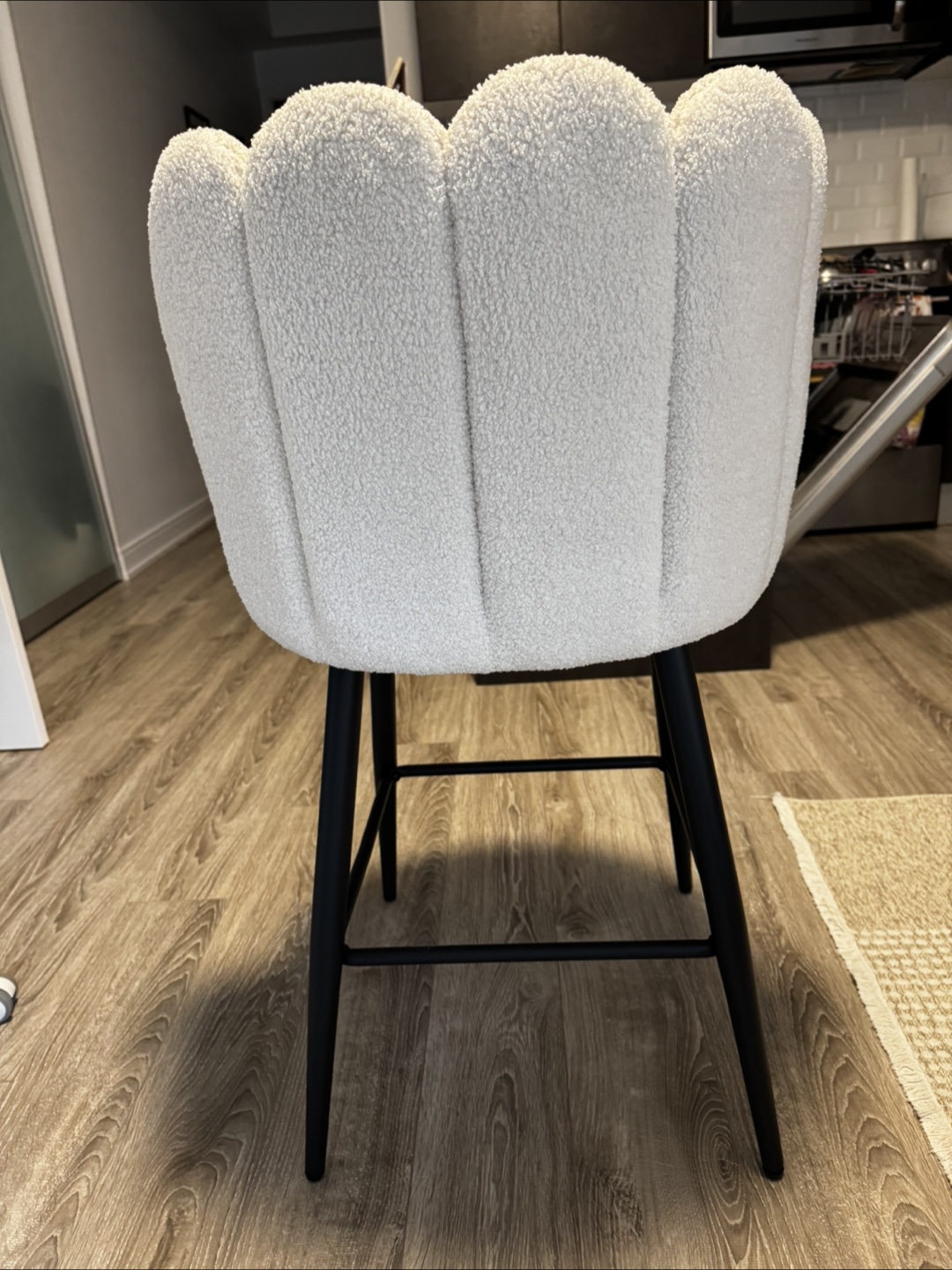 Cute high chairs :) (2 chairs for $125!) - photo 4