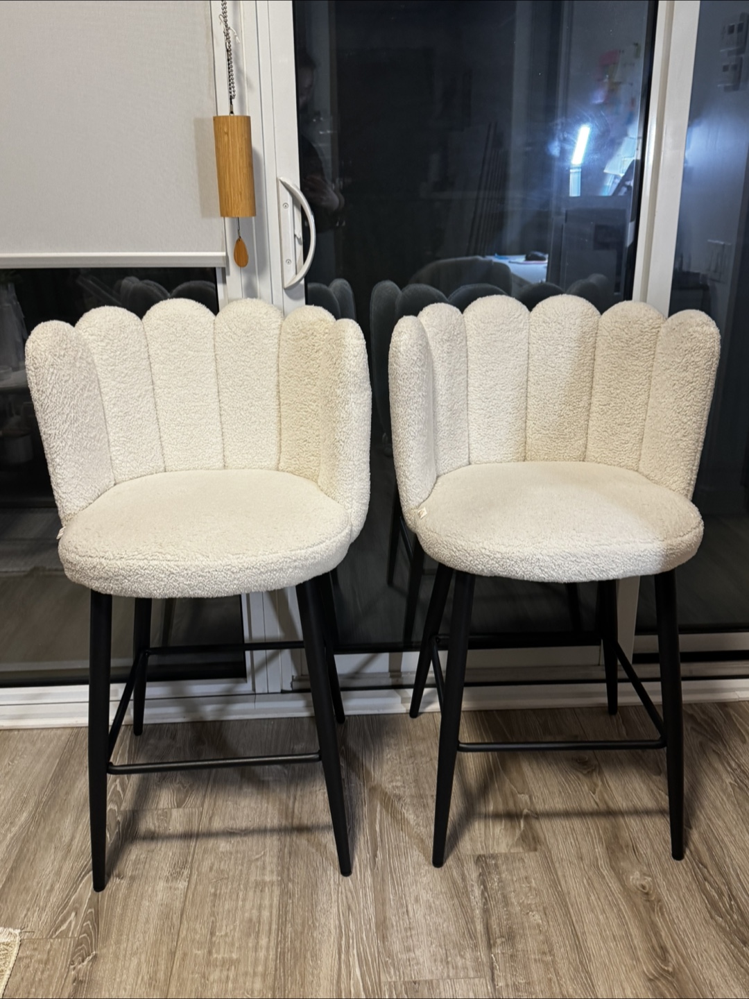Cute high chairs :) (2 chairs for $125!) - photo 2