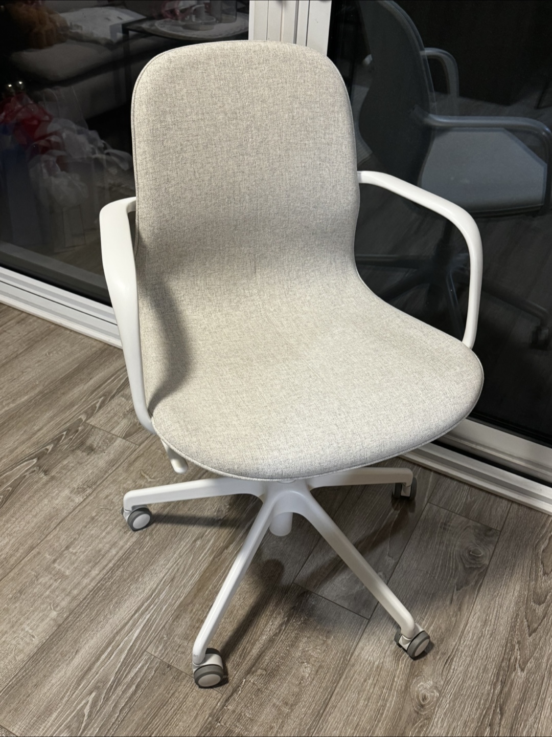 Urgent! Ikea langjfall desk chair