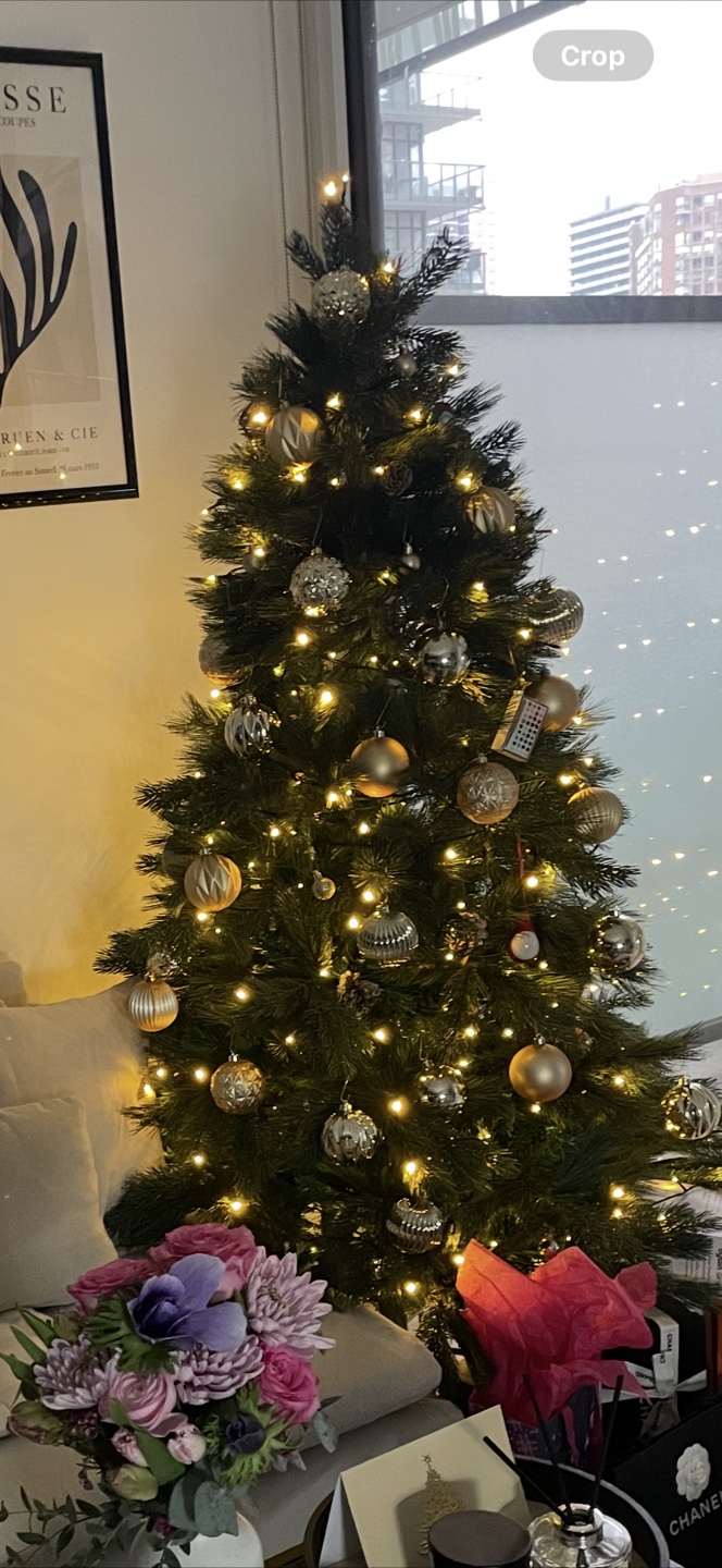 Pre-lit Artificial Christmas Tree (free ornaments!) - photo 2