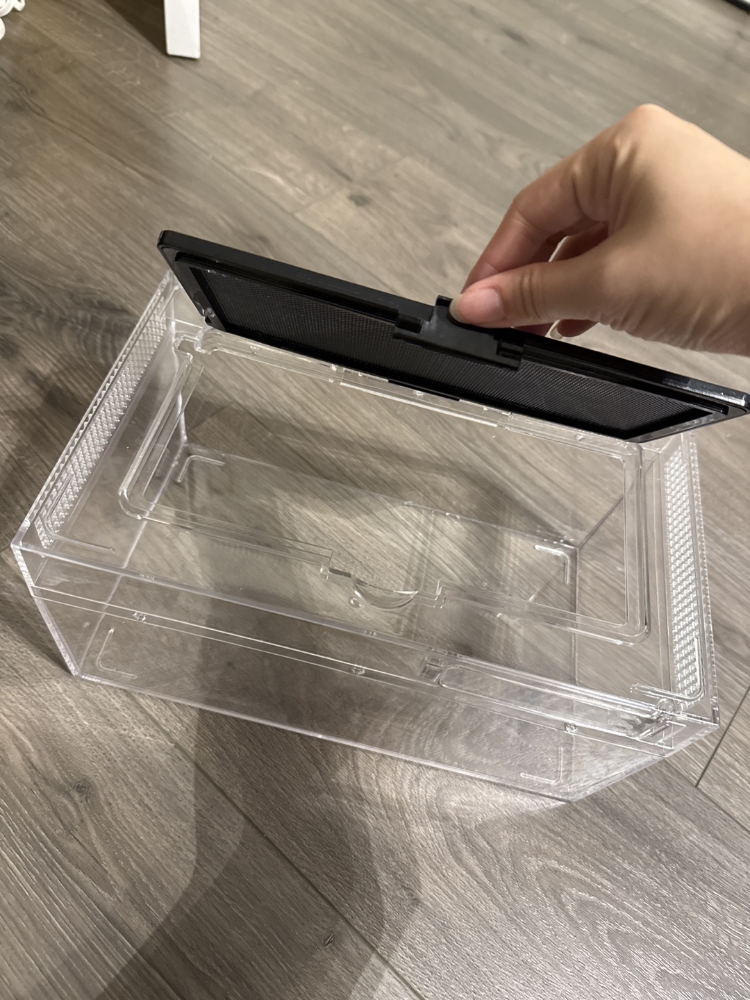 Clear Plastic Reptile Enclosure - photo 2