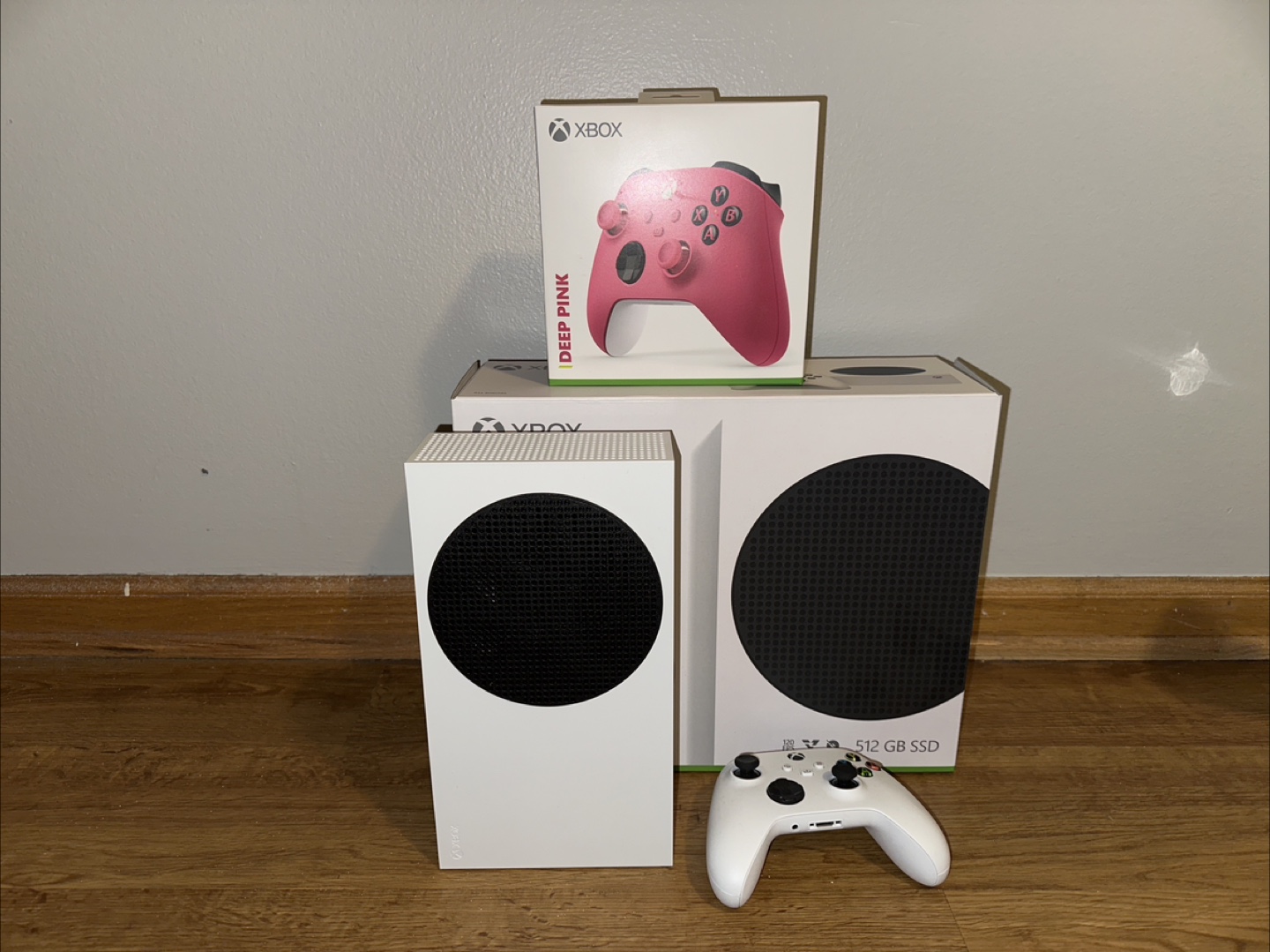 Xbox Series S Console Bundle - 512GB SSD  + extra controller.