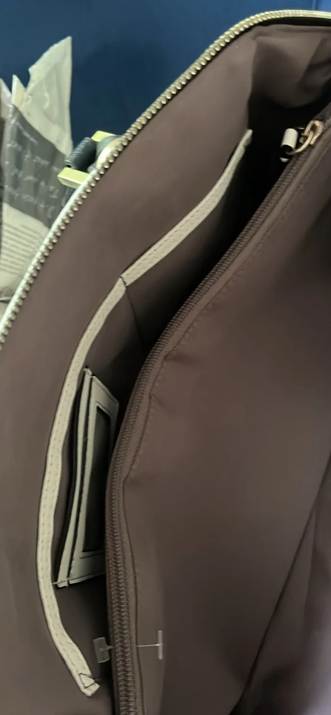 Calvin Klein hand beg thumbnail