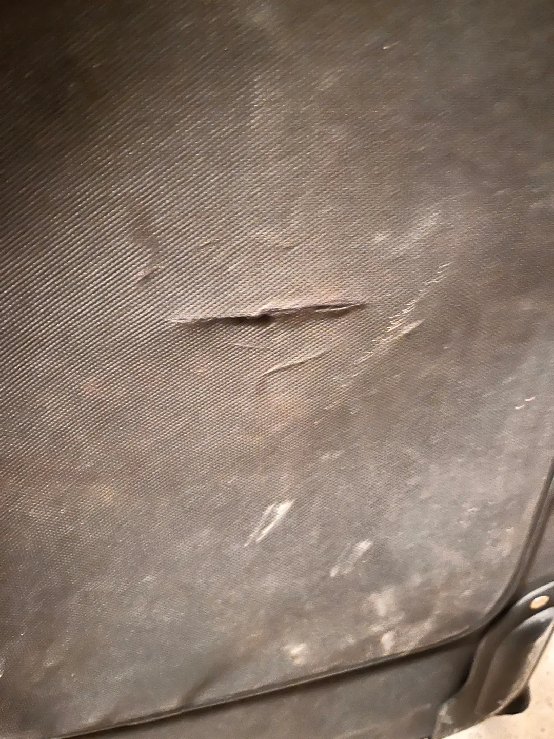 #freecycle Used Giacomo Rosaldi Large Suitcase image indicator(8)