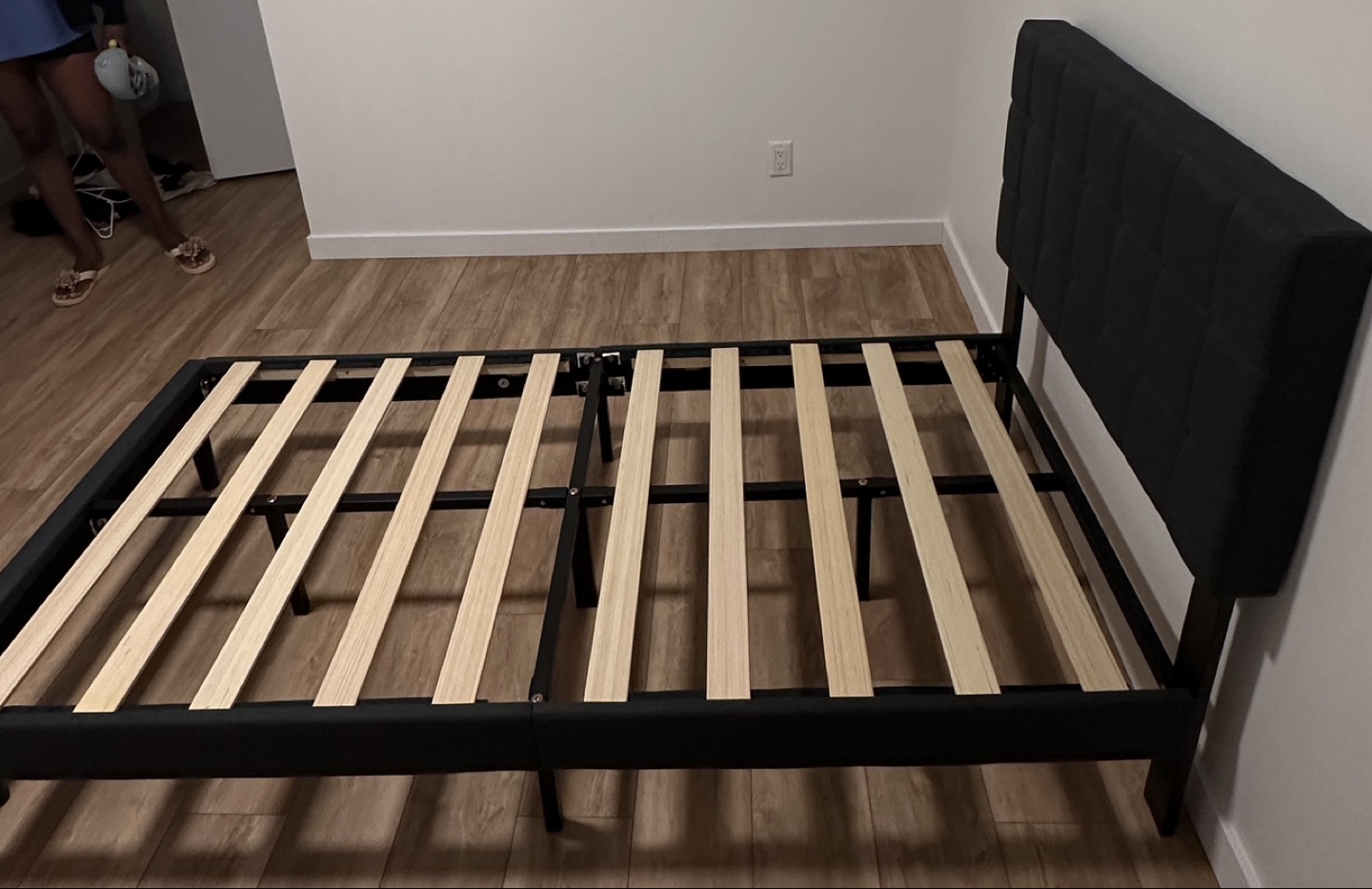 Twin sized bed - photo 3