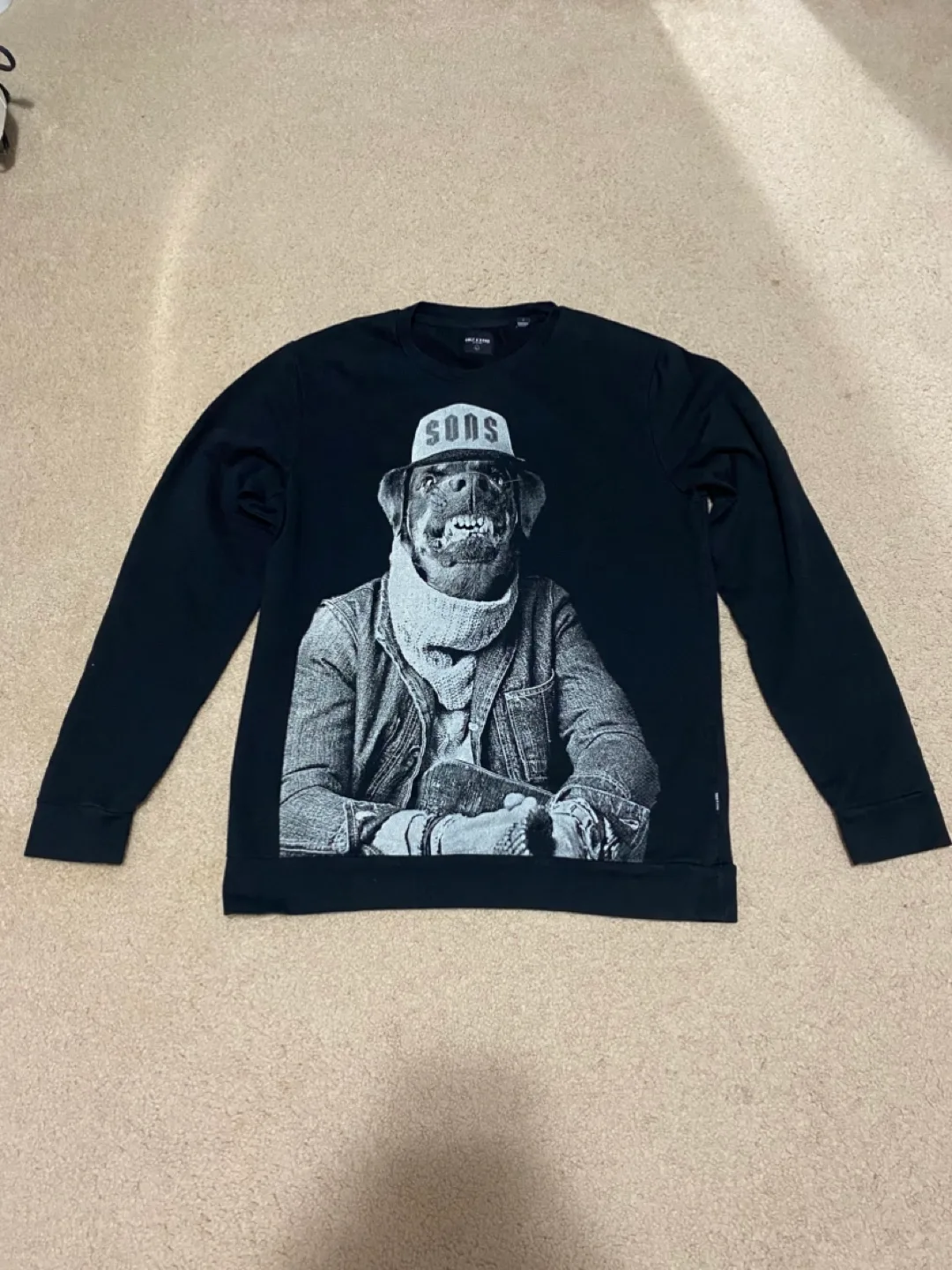 Graphic T-Shirts image indicator(6)