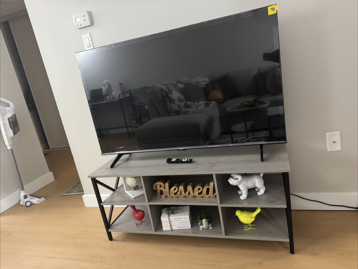 55" 4K UHD Smart Google TV – Excellent Condition - photo 3