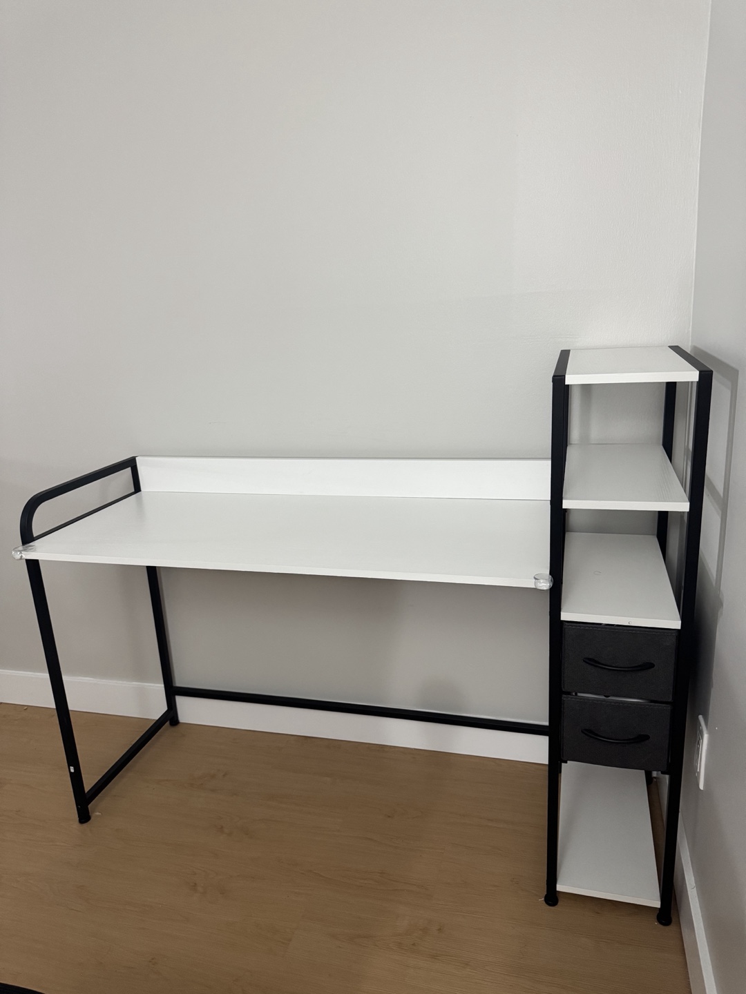55" Computer Desk with Storage – Great Condition - photo 3