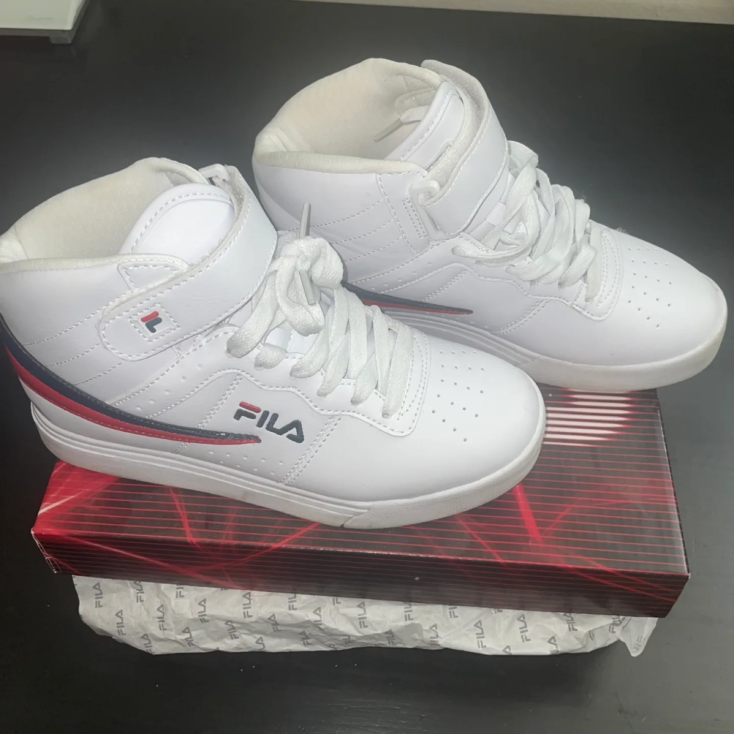 Fila Kids' White High-Top Sneakers image indicator(4)