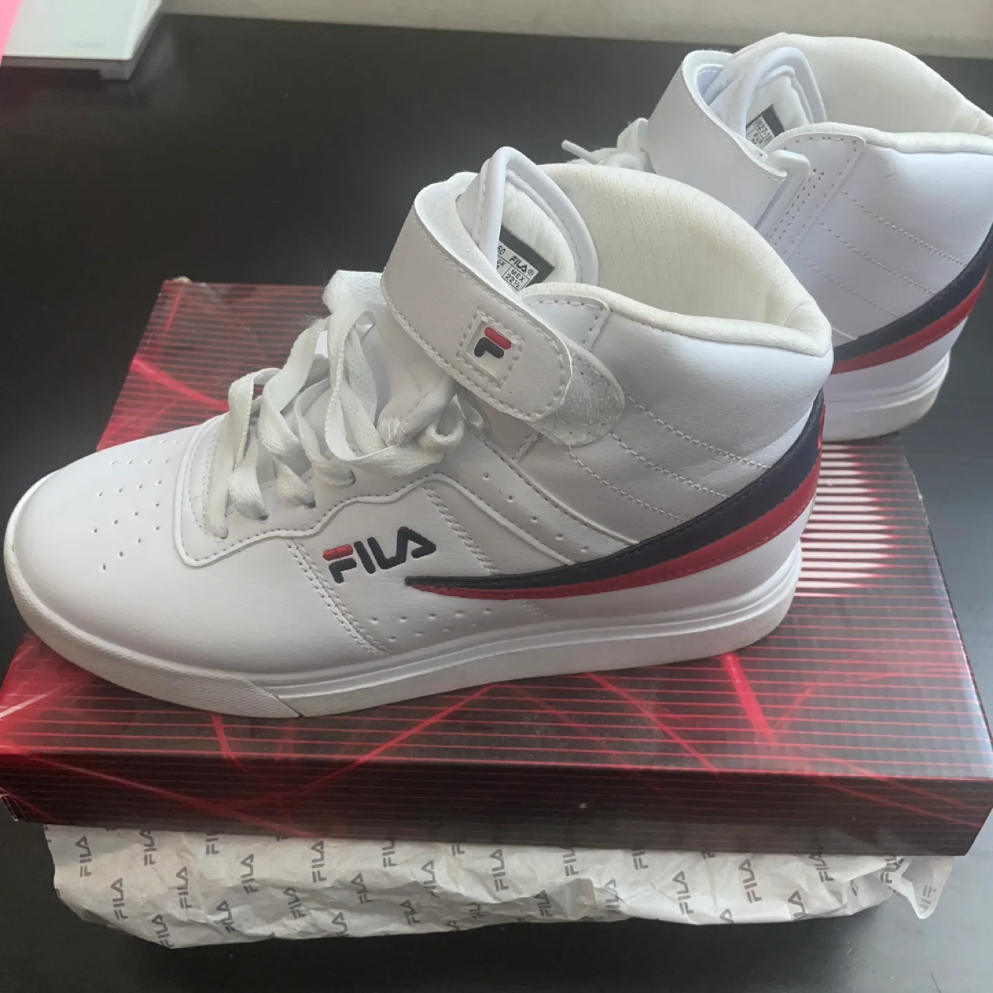 Fila Kids' White High-Top Sneakers image indicator(3)