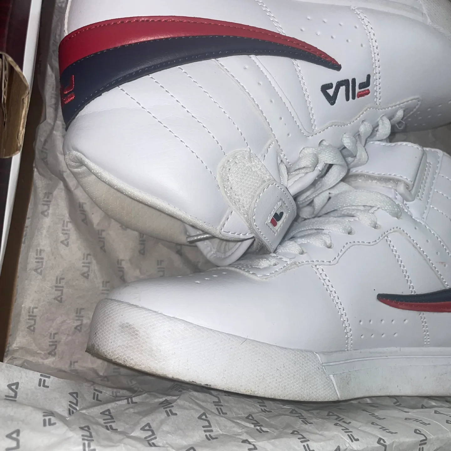 Fila Kids' White High-Top Sneakers image indicator(6)