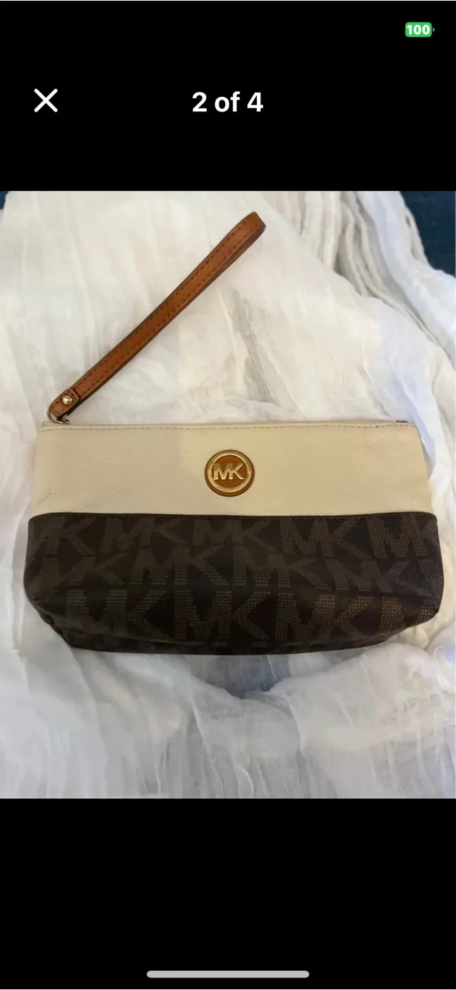Michael Kors Clutch thumbnail