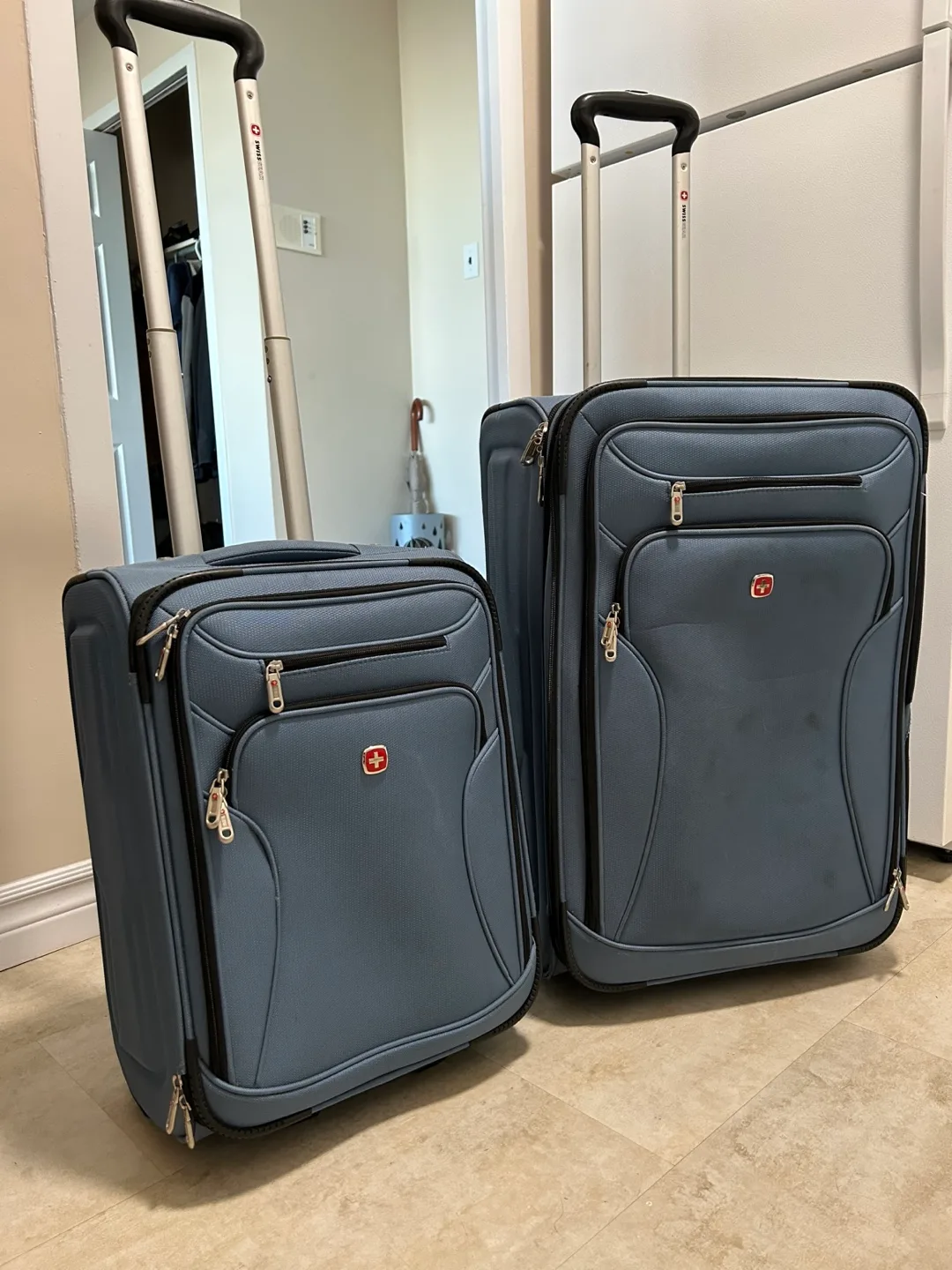 SwissGear Luggage Set - 2-Piece Carry-On & Checked Suitcase thumbnail