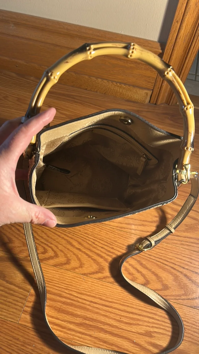 Enzo Angiolini Bucket Bag image indicator(2)