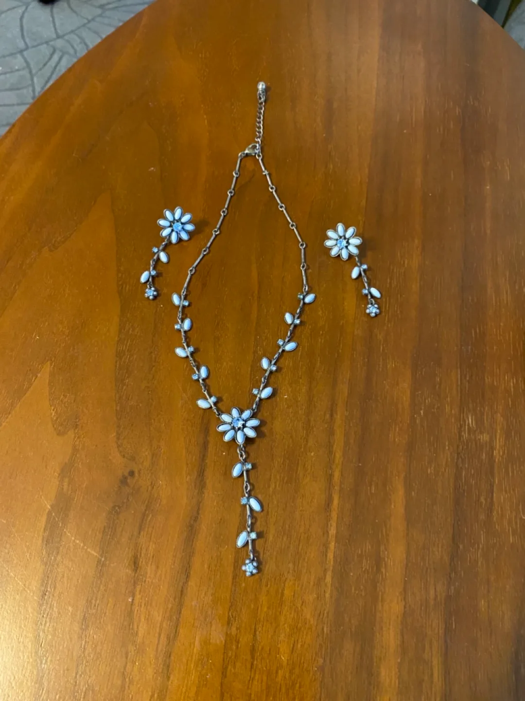 Elegant Blue Flower Necklace and Earrings Set thumbnail