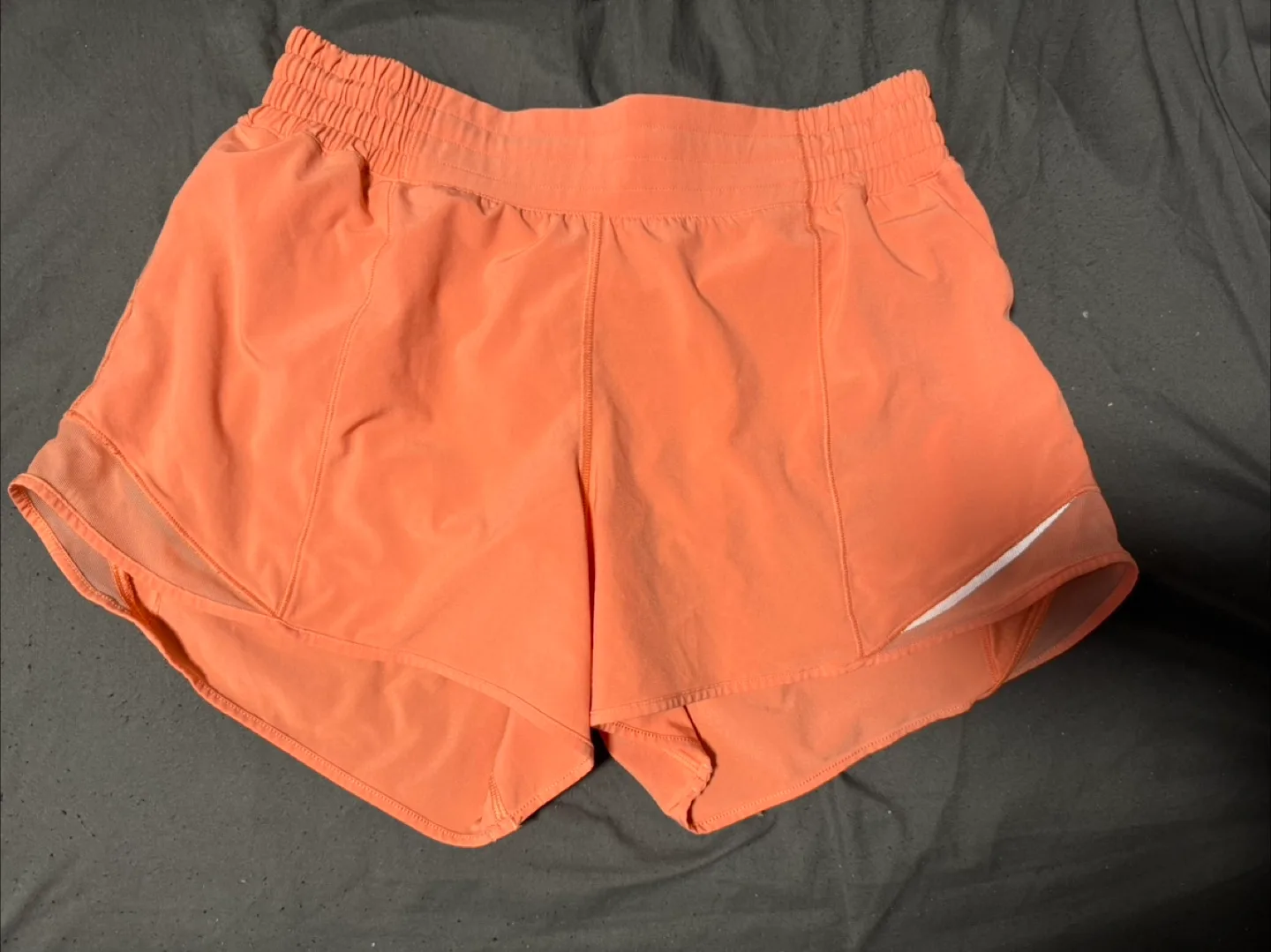 Lululemon Hotty Hot Shorts shorts size 8 thumbnail