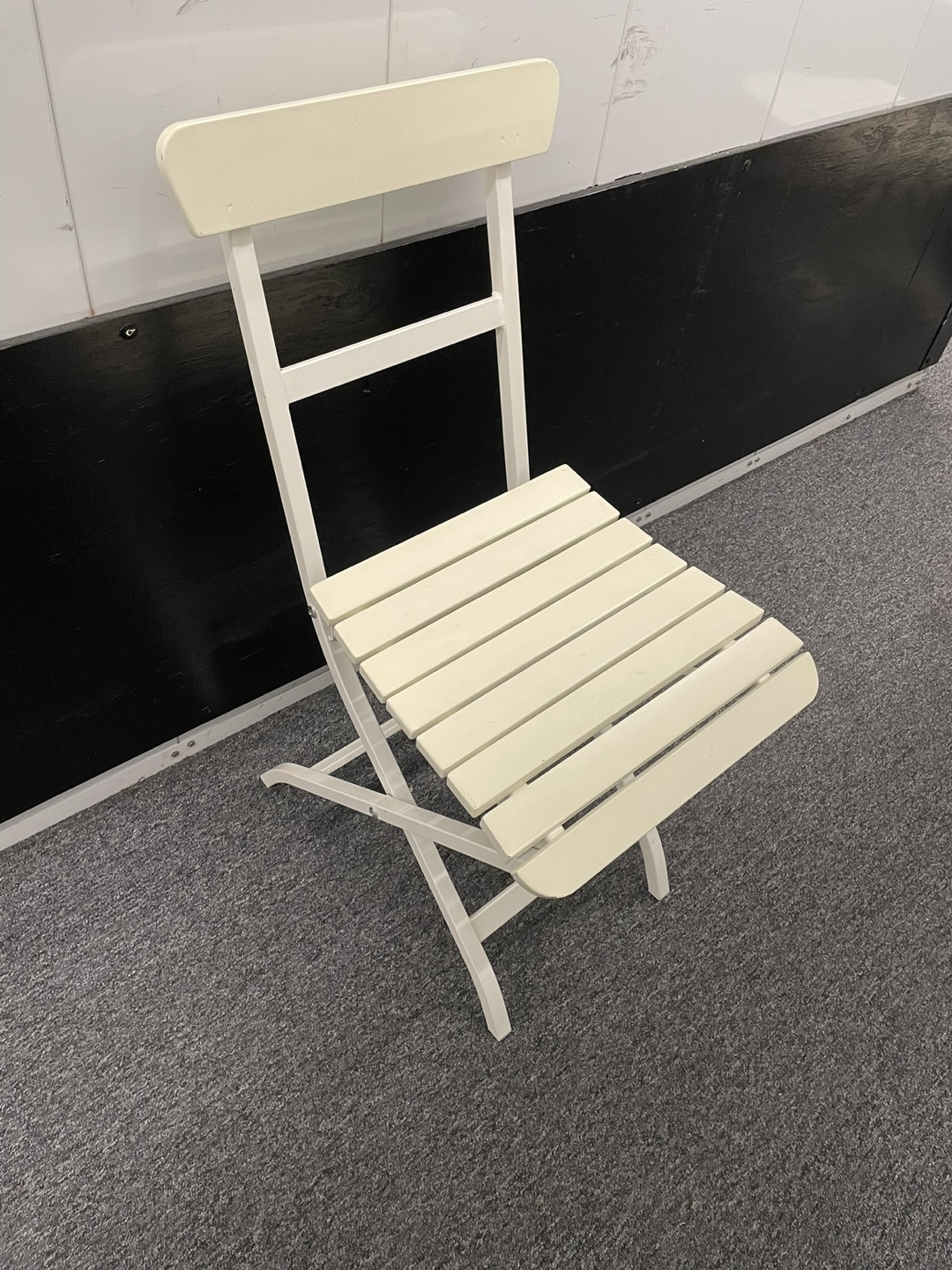 3 White Folding Wooden Chair #freecycle - photo 3