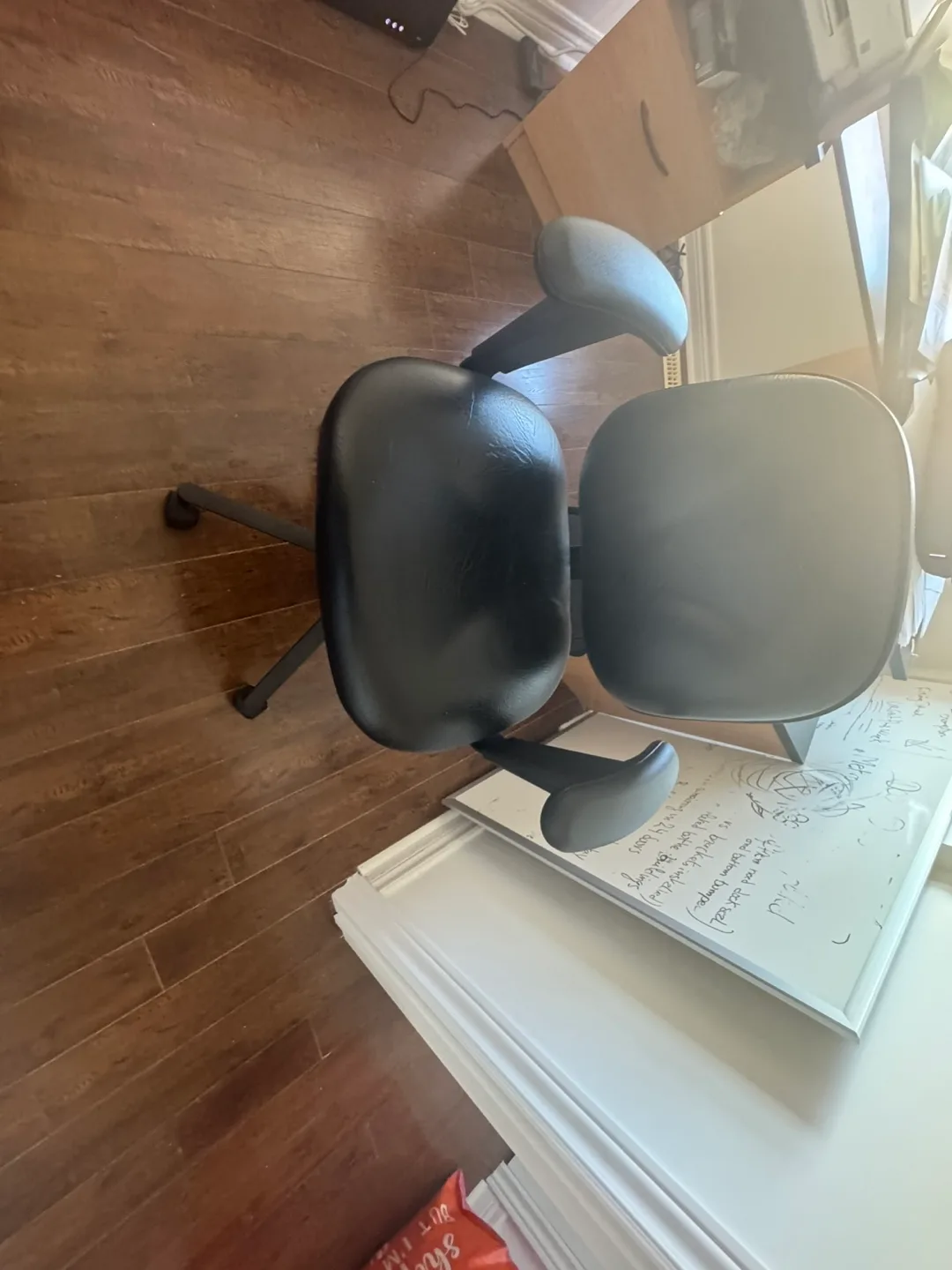 Black Office Chair with Armrests image indicator(2)