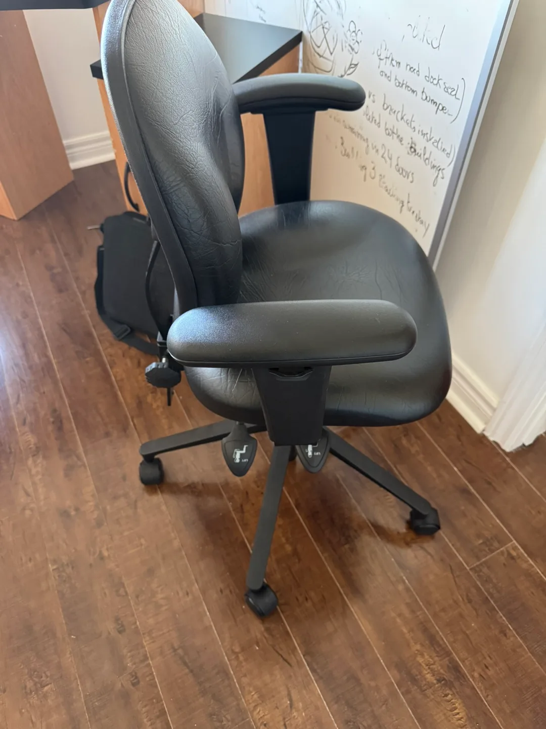 Black Office Chair with Armrests thumbnail
