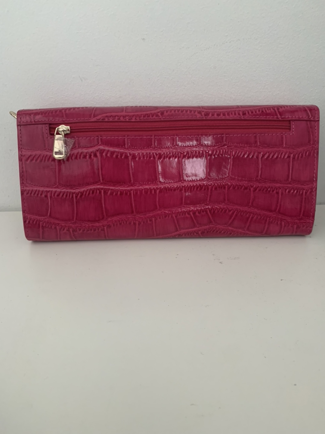 New! Pink Crocodile-embossed Clutch - photo 2