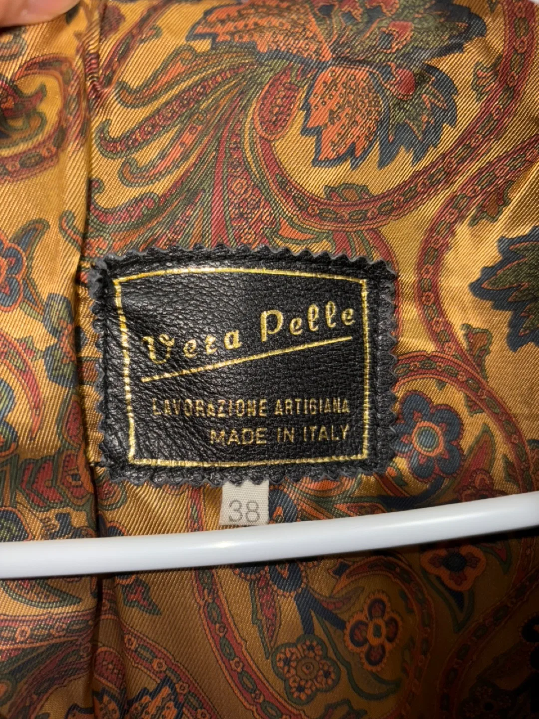 Almost New Vera Pelle Leather Jacket - Size 38 - Made in Italy image indicator(3)